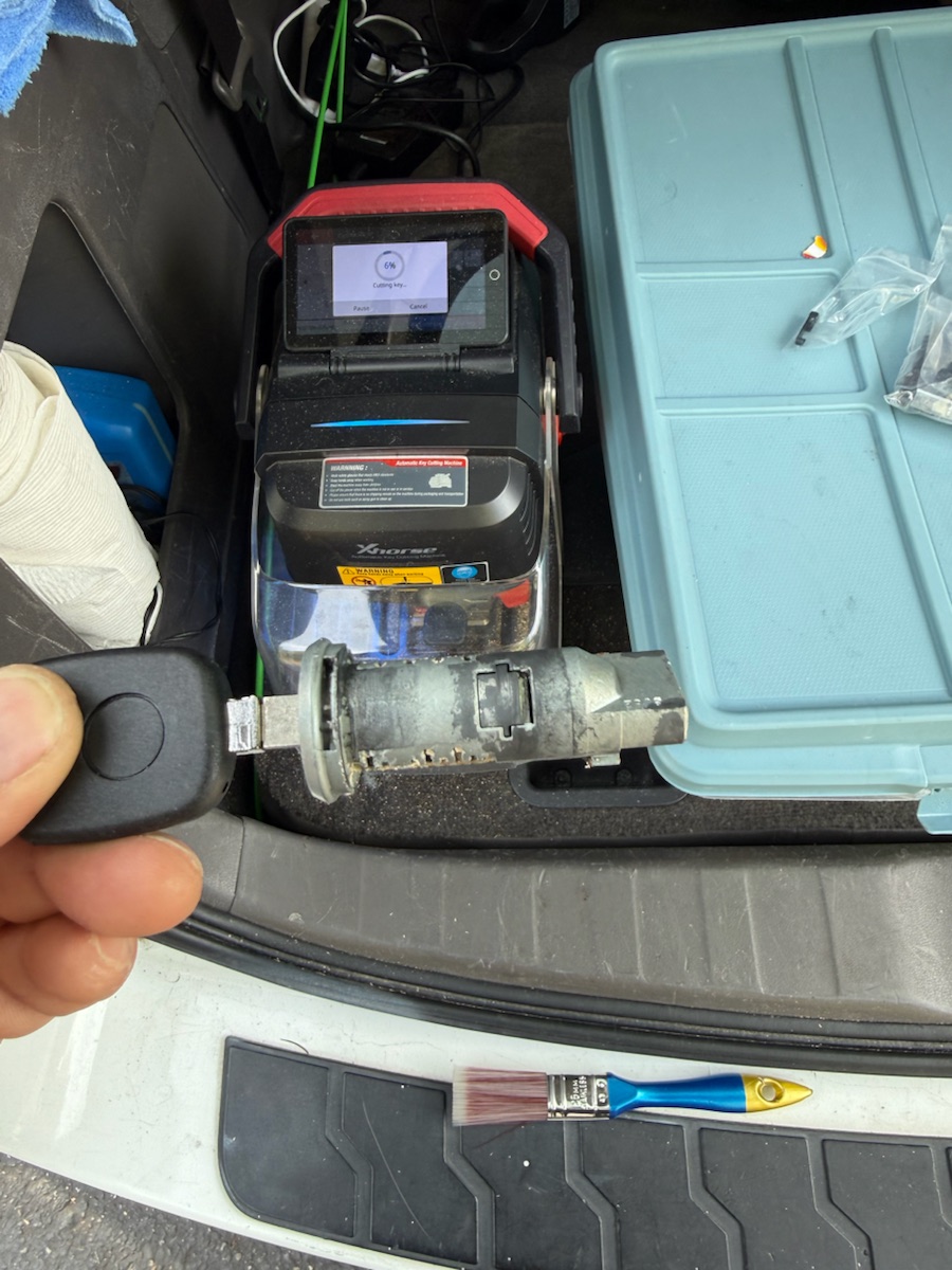 Cadillac SRX (2008) — key cut from the ignition cylinder on the Xhorse machine.