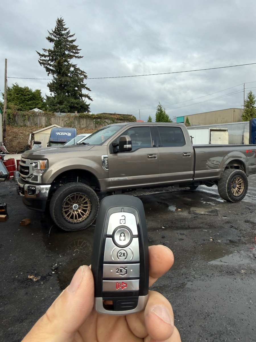 2022 Ford F-350 Super Duty, Portland — all keys lost, new smart key made and programmed on-site.