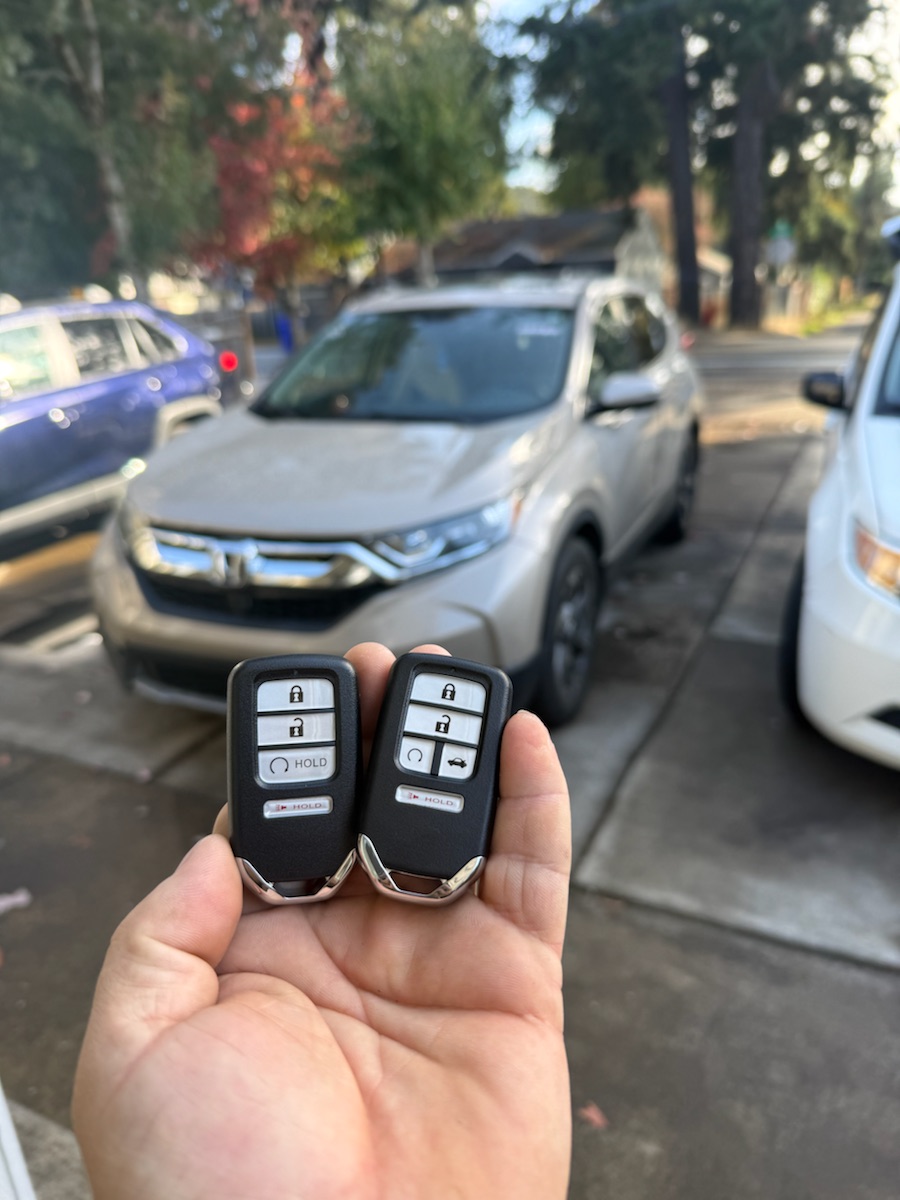 2018 Honda CR-V, Gresham — two new smart keys programmed on-site.