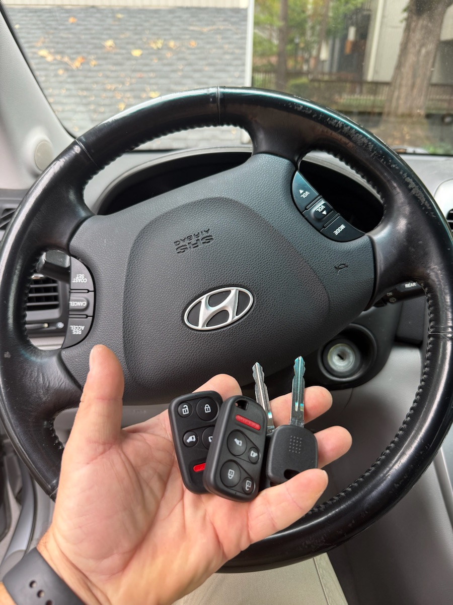2007 Hyundai Entourage — new key and two remotes programmed on-site.