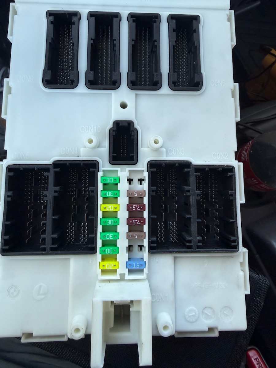 MINI Cooper (2018) — FEM body module removed for key programming.